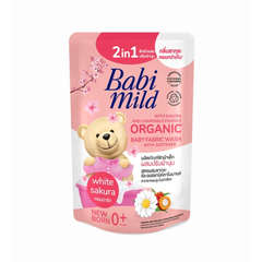 Babi Mild  Natural 2In1 White Sakura Fabric Wash Refil  570ml
